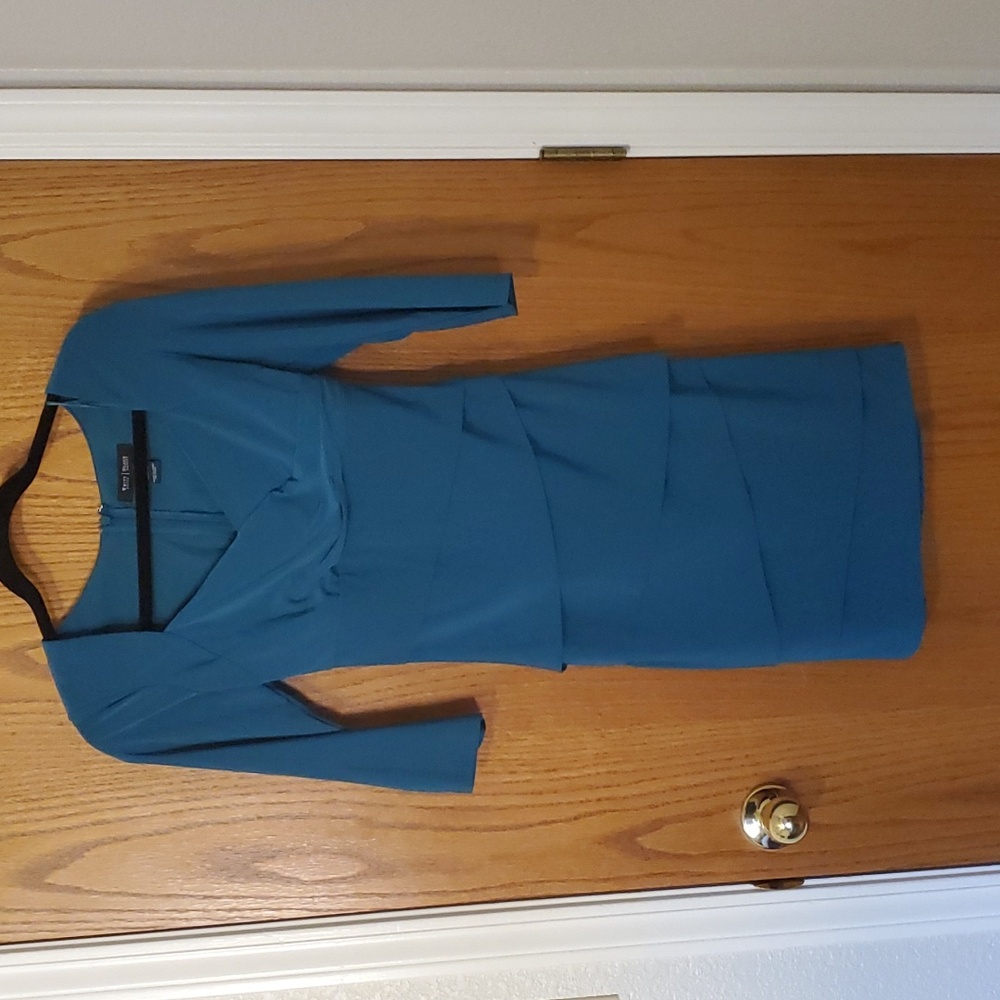 White house black market instant slimming dress
